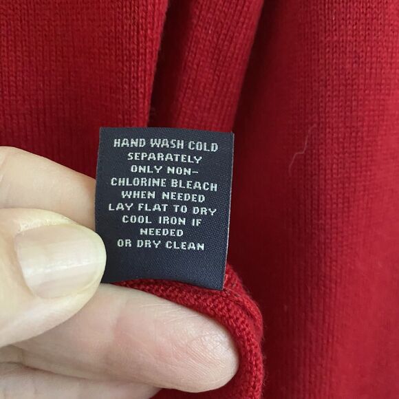 Hart Schaffner Marx Extra Fine Merino Wool Biella Yarn V Neck Sweater Size S Red - Picture 7 of 10